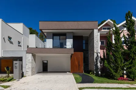 Casa de Condomínio com 3 Quartos à venda, 230m² no Santa Cândida, Curitiba