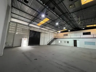 Galpão/Depósito/Armazém com 5 Quartos para alugar, 700m² no Santa Mônica Popular, Vila Velha