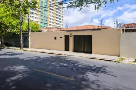 Casa com 4 Quartos à venda, 200m² no Itaperi, Fortaleza