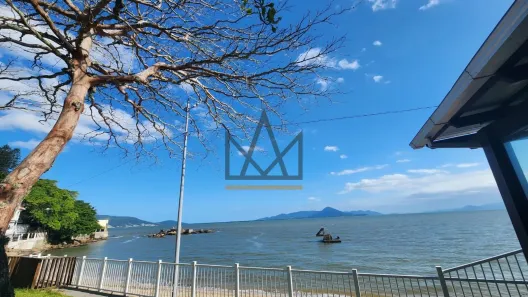 Apartamento com 3 Quartos para alugar, 132m² no Coqueiros, Florianópolis