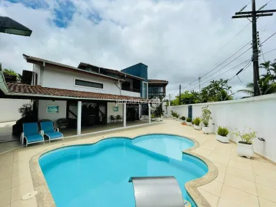 Casa com 4 Quartos para venda ou aluguel, 380m² no Jardim Virgínia, Guarujá