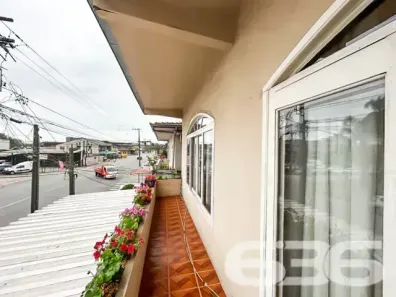 Sobrado com 4 Quartos à venda, 350m² no Comasa, Joinville