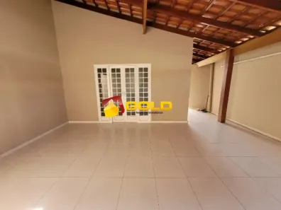 Casa com 3 Quartos para alugar, 171m² no Jardim Europa, Uberlândia