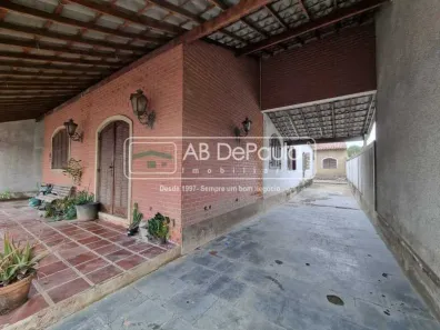 Casa com 3 Quartos à venda, 228m² no Jardim Sulacap, Rio de Janeiro