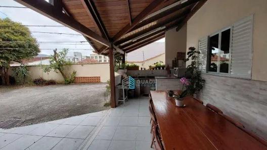 Casa com 5 Quartos à venda, 235m² no Trindade, Florianópolis