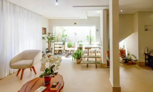 Sobrado com 4 Quartos à venda, 311m² no Vila Assunção, Santo André