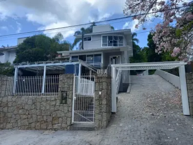 Casa com 3 Quartos à venda, 240m² no Pantanal, Florianópolis