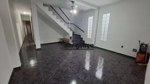 Casa com 3 Quartos para alugar, 135m² no São Luiz, Itu