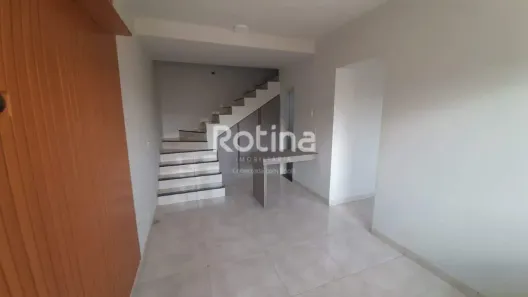 Casa com 2 Quartos para alugar, 75m² no Novo Mundo, Uberlândia