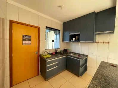 Casa com 3 Quartos para alugar, 130m² no Jardim Paulista IV, Maringá