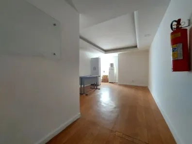 Sala Comercial para alugar, 48m² no Centro, Juiz de Fora
