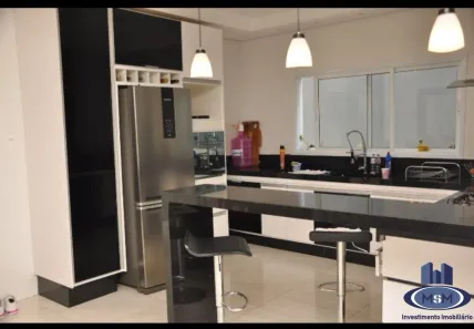 Sobrado com 4 Quartos à venda, 249m² no Jardim Amanda I, Hortolândia