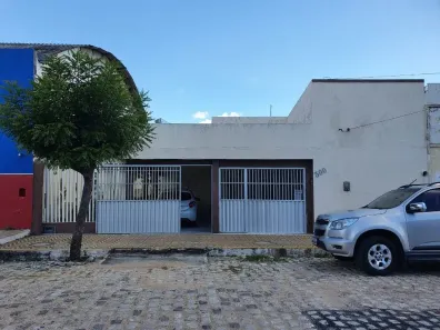 Casa com 4 Quartos à venda, 310m² no Alto da Conceição, Mossoró