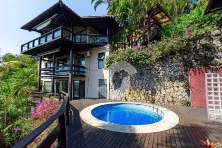 Casa de Condomínio com 4 Quartos à venda, 500m² no Charitas, Niterói