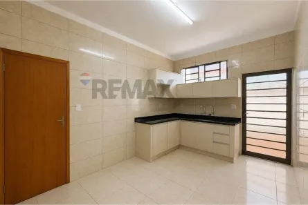 Casa com 2 Quartos à venda, 105m² no Vila Tibério, Ribeirão Preto
