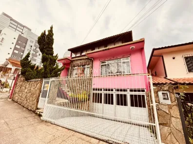 Casa com 4 Quartos para alugar, 350m² no Barreiros, São José
