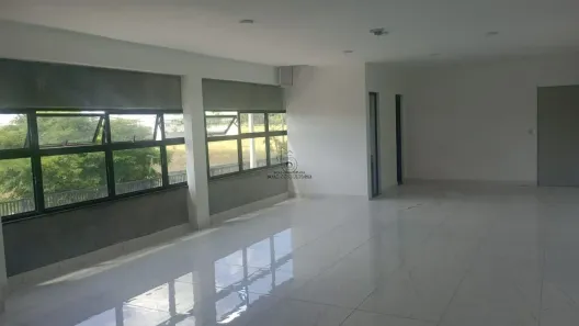 Galpão/Depósito/Armazém com 3 Quartos para alugar, 820m² no Jardim Ibiti do Paço, Sorocaba