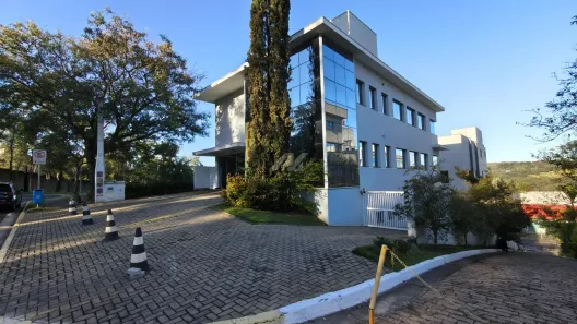 Prédio Comercial com 8 Quartos para alugar, 580m² no Loteamento Alphaville Campinas, Campinas