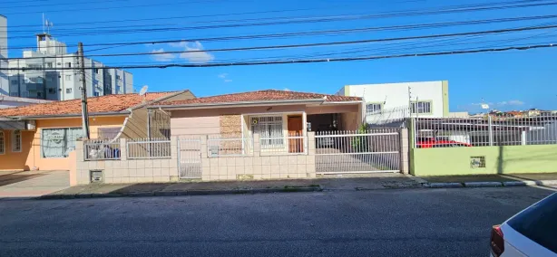Casa com 3 Quartos à venda, 241m² no Barreiros, São José