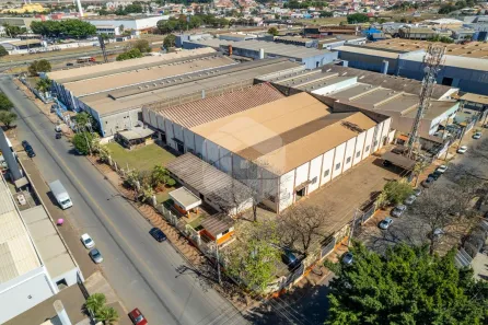 Galpão/Depósito/Armazém para venda ou aluguel, 4000m² no Distrito Industrial, Santa Bárbara D'Oeste