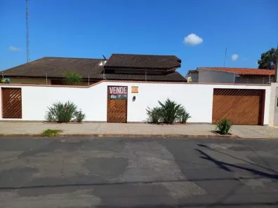 Casa com 3 Quartos à venda, 342m² no Jardim Bela Vista III, Cosmópolis