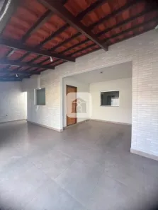 Casa com 3 Quartos à venda, 200m² no Santa Terezinha, Araguari