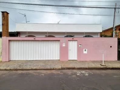 Casa com 3 Quartos à venda, 202m² no Vila Velosa, Araraquara