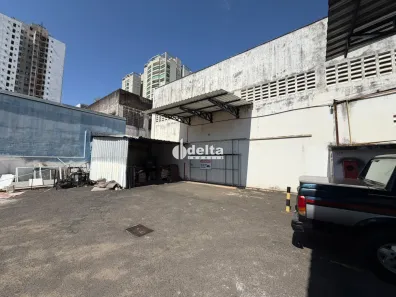 Ponto Comercial para alugar, 3000m² no Centro, Uberlândia