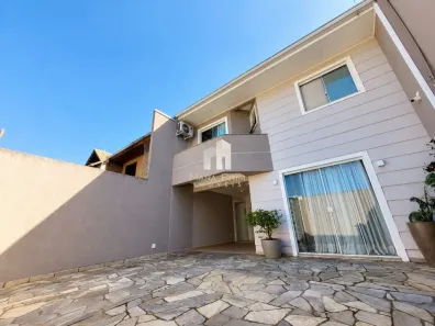 Sobrado com 3 Quartos à venda, 123m² no Tarumã, Curitiba