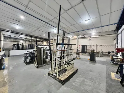 Galpão/Depósito/Armazém à venda, 940m² no Darcy Vargas, Contagem