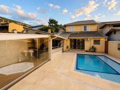 Casa com 4 Quartos à venda, 340m² no Cascatinha, Petrópolis
