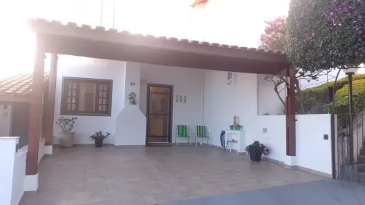 Casa de Condomínio com 2 Quartos à venda, 93m² no Chácara Carminha, Águas de Lindóia