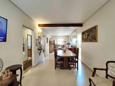 Casa com 3 Quartos para alugar, 211m² no Centro, Itatiba
