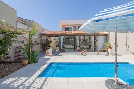 Sobrado com 3 Quartos à venda, 219m² no Jardim Carvalho, Ponta Grossa