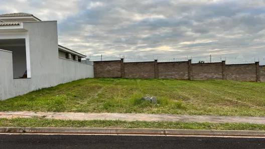 Lote/Terreno à venda, 300m² no Parque Residencial Mart Ville, Presidente Prudente