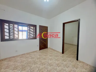 Casa com 3 Quartos para alugar, 177m² no Vila Augusta, Guarulhos