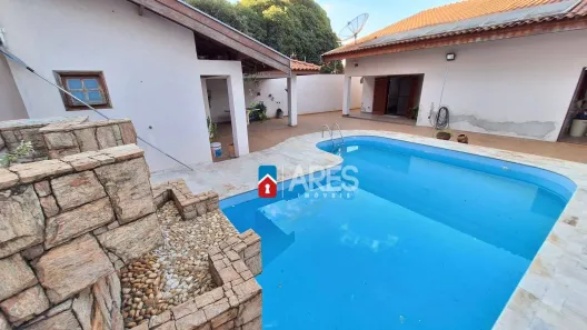 Casa com 3 Quartos para alugar, 249m² no Vila São Pedro, Americana