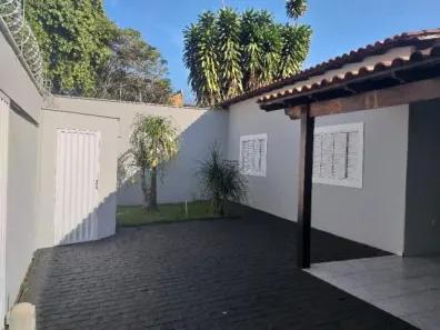 Casa com 3 Quartos à venda, 202m² no Cidade Jardim, Uberlândia