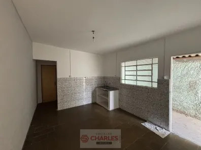 Casa com 2 Quartos para alugar, 10m² no Parque das Laranjeiras, Mogi Mirim