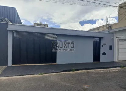 Casa com 3 Quartos à venda, 126m² no Nossa Senhora Aparecida, Uberlândia