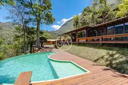 Casa com 5 Quartos à venda, 359m² no Araras, Petrópolis