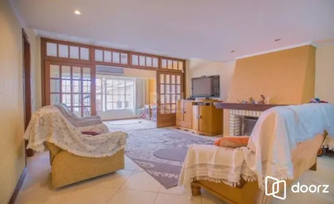 Casa com 3 Quartos à venda, 309m² no Medianeira, Porto Alegre