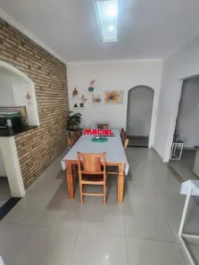 Sobrado com 4 Quartos à venda, 256m² no Jardim Santa Maria, Jacareí