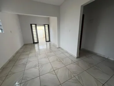 Casa com 2 Quartos para alugar, 120m² no Residencial Recanto do Bosque, Goiânia