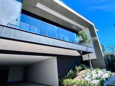 Casa com 4 Quartos à venda, 332m² no Região do Lago, Cascavel
