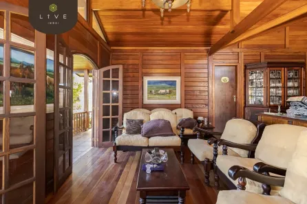Casa com 4 Quartos à venda, 178m² no Butiatuvinha, Curitiba