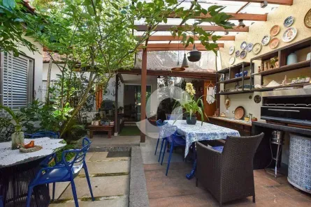 Casa com 4 Quartos à venda, 500m² no Camboinhas, Niterói