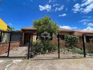 Casa com 4 Quartos à venda, 241m² no Vila Márcia, Cachoeirinha