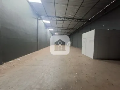 Galpão/Depósito/Armazém para alugar, 375m² no Nossa Senhora das Graças, Uberlândia