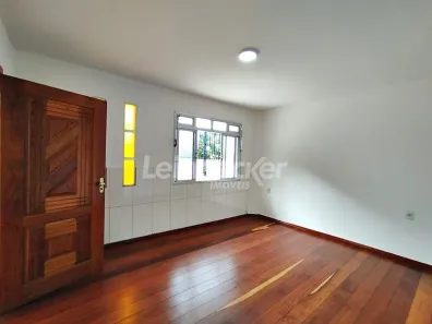 Casa com 2 Quartos para alugar, 162m² no Medianeira, Porto Alegre